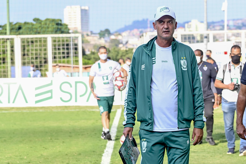 Lisca, do América Mineiro, alfinetou FMF e também o Atlético-MG - Mourão Panda / América