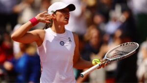 Iga Swiatek vence em Roland Garros - Reuters / KAI PFAFFENBACH