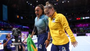 Brasil faz pódio duplo no solo com Rebeca Andrade e Flávia Saraiva - Getty Images