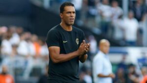 Fernando Lázaro enfrenta uma forte pressão com Neto, Gaviões e também com a derrota na Libertadores - GettyImages