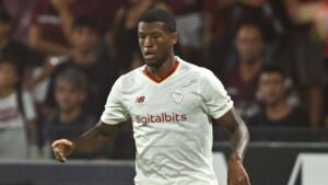 Wijnaldum vai ficar longo tempo fora dos gramados - GettyImages