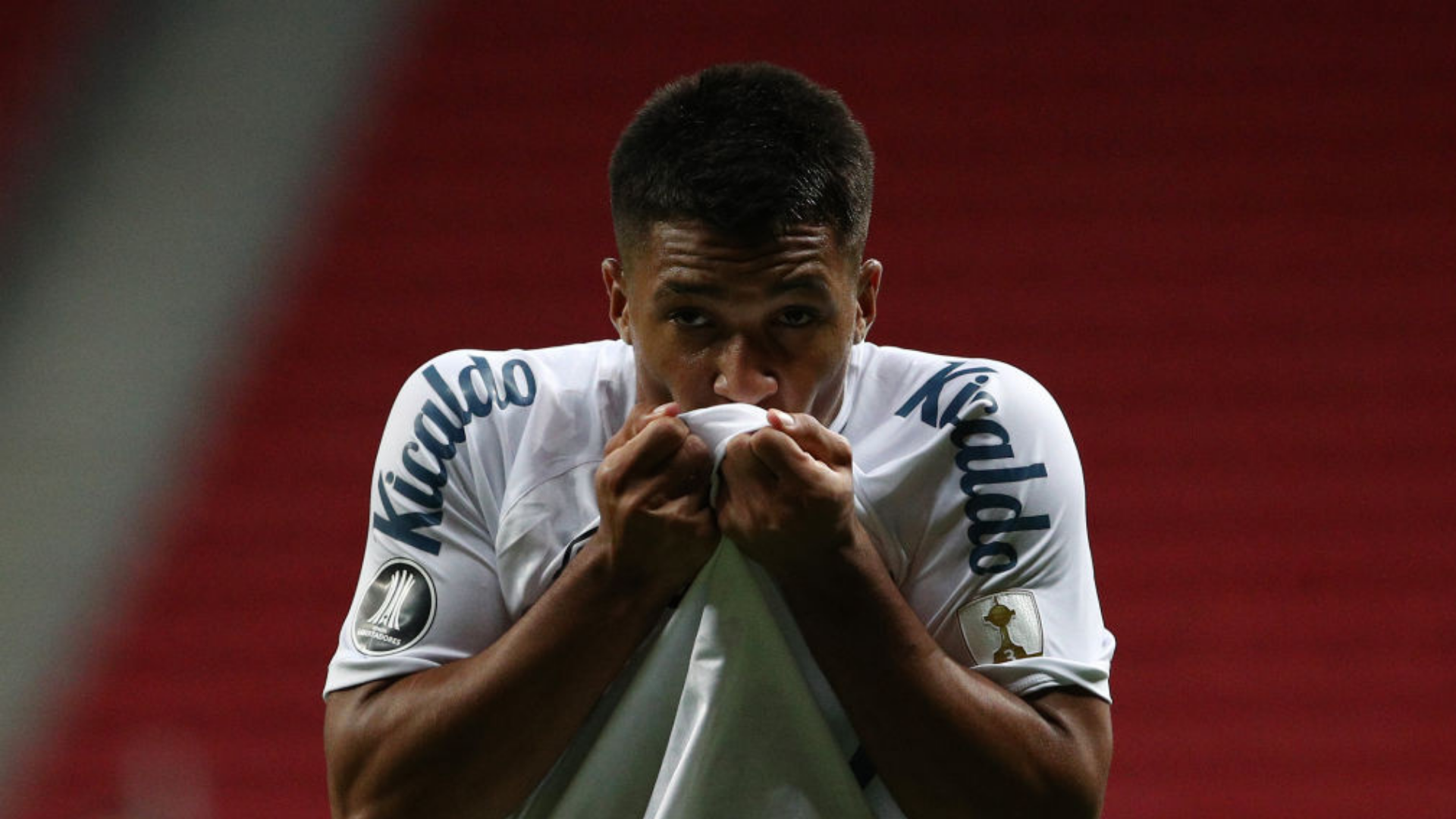 Herói do Santos, Marcos Leonardo comemora vitória contra o Fortaleza - GettyImages