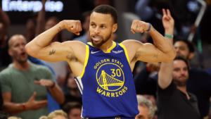 Stephen Curry termina a faculdade após 12 anos e dedica à mãe - Getty Images