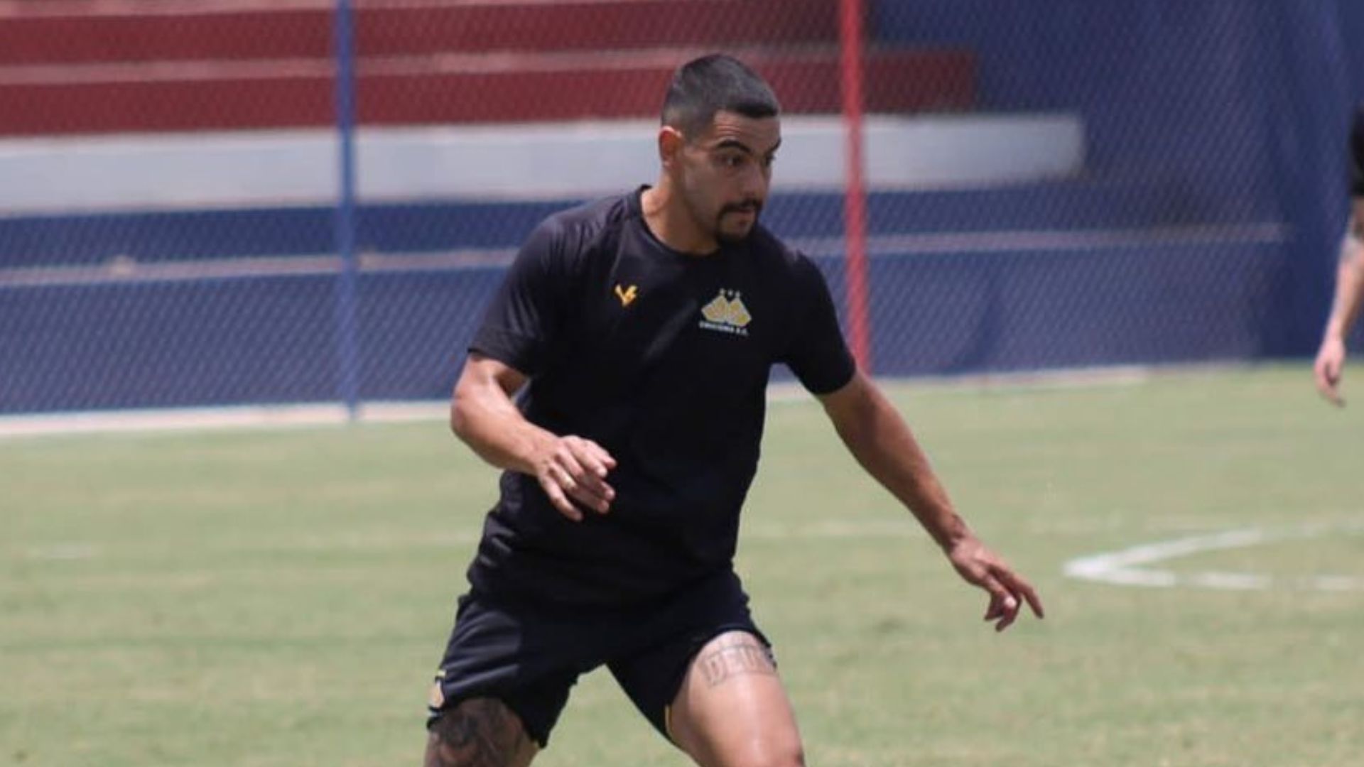 Barreto vive expectativa por reestreia com a camisa do Criciúma - Celso da Luz/Criciúma EC