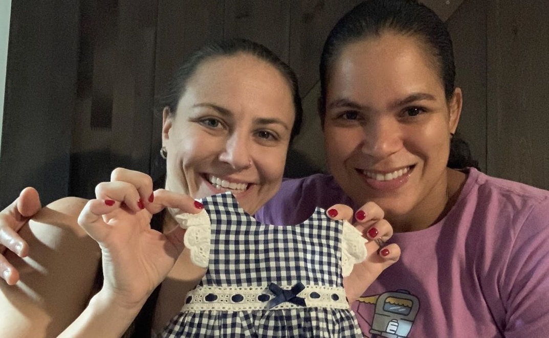 Nasce Reagan, filha de Amanda Nunes com Nina Ansaroff - Instagram