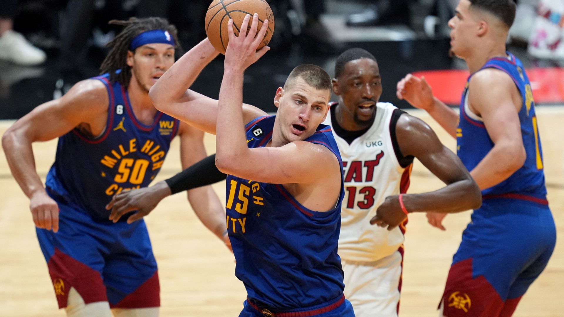 Os Nuggets atropelaram o Heat na final da NBA, e Jokic se conteve nas comemorações - Reuters - Jim Rassol