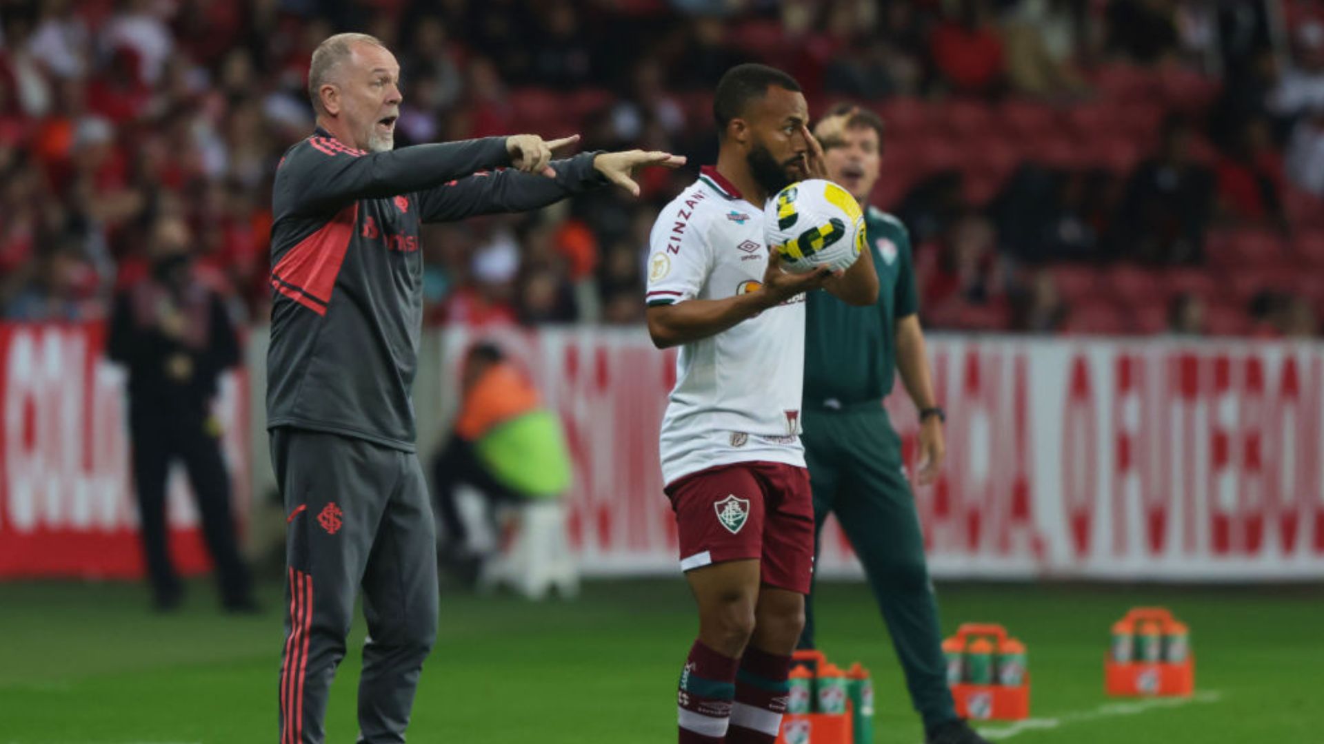 Mano Menezes seguiu a linha de Cuca a alfinetou Abel Ferreira - GettyImages