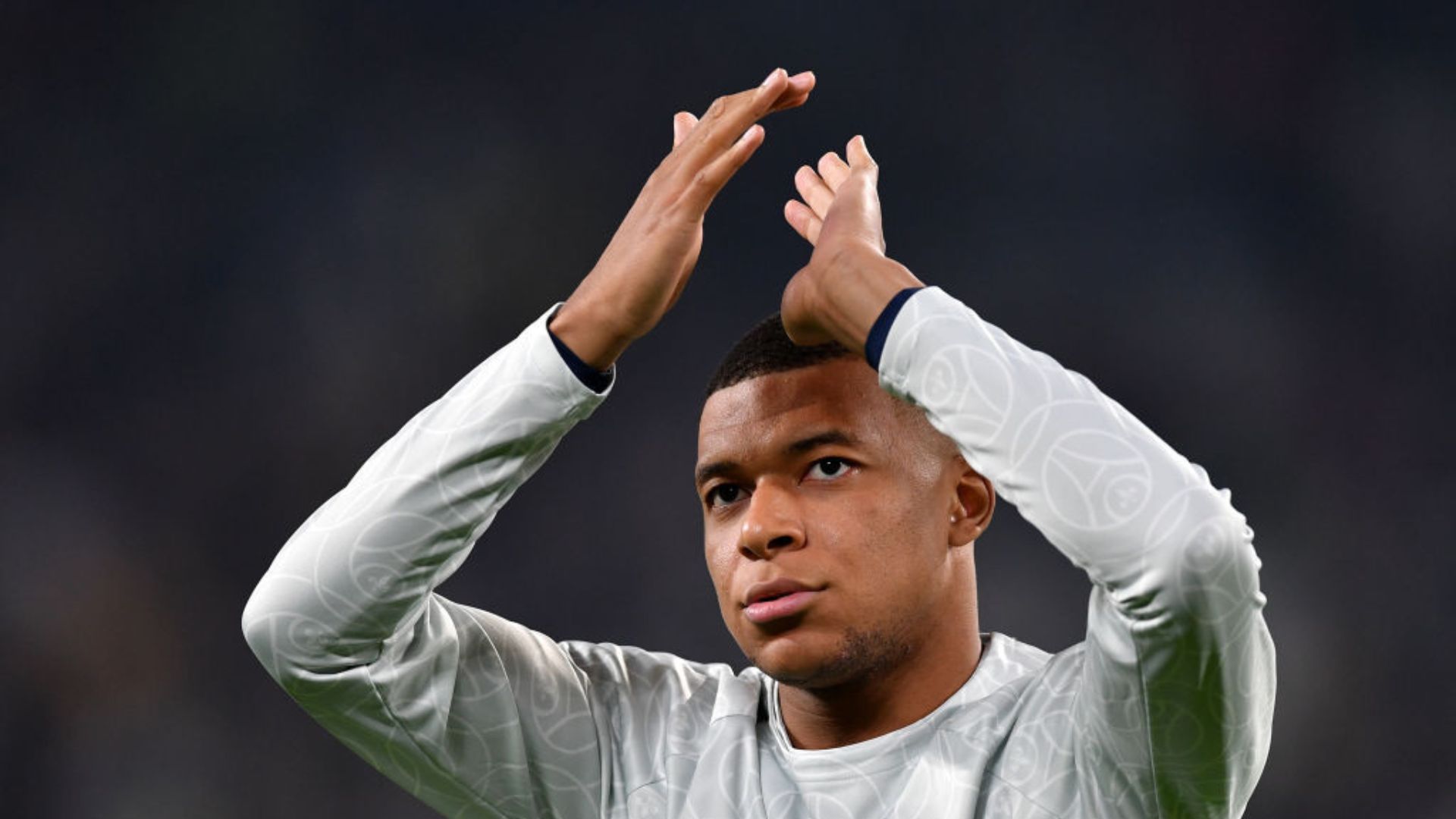 Mbappé se irritou e fez gesto obsceno no jogo do PSG - GettyImages