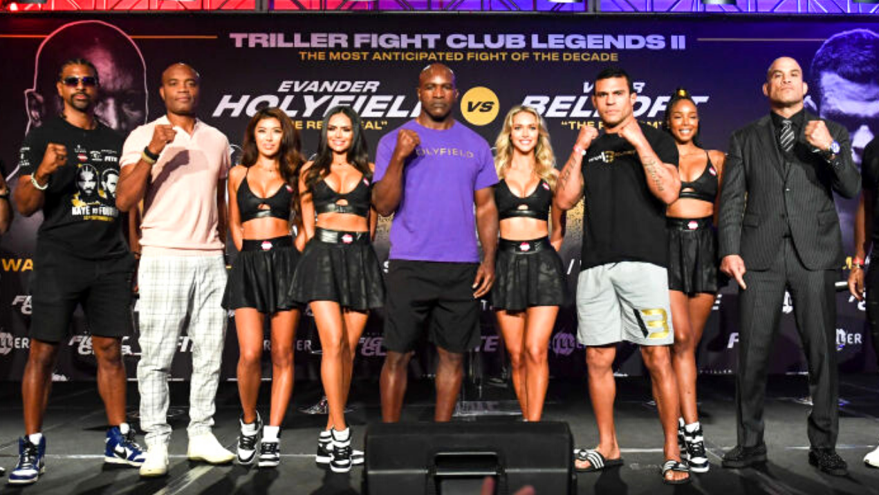 Vitor Belfort, Holyfield, Anderson Silva e Tito Ortiz posando para a foto - GettyImages