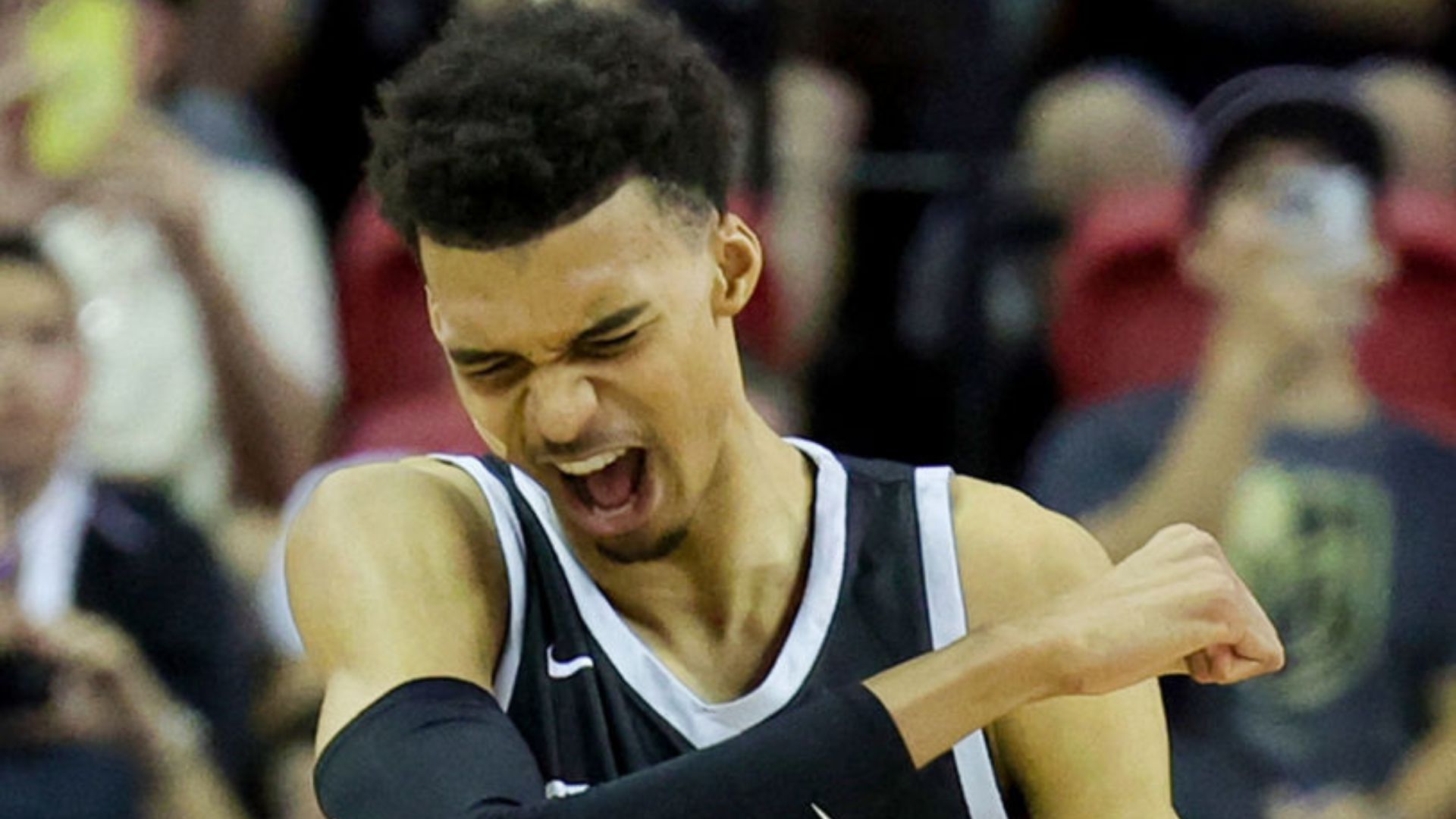 Victor Wembanyama está com moral nos Spurs e também com as lendas da NBA - GettyImages
