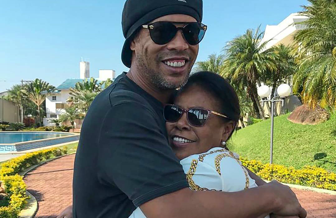 {} - Ronaldinho e mãe, Miguelina (Crédito: Reprodução Instagram)