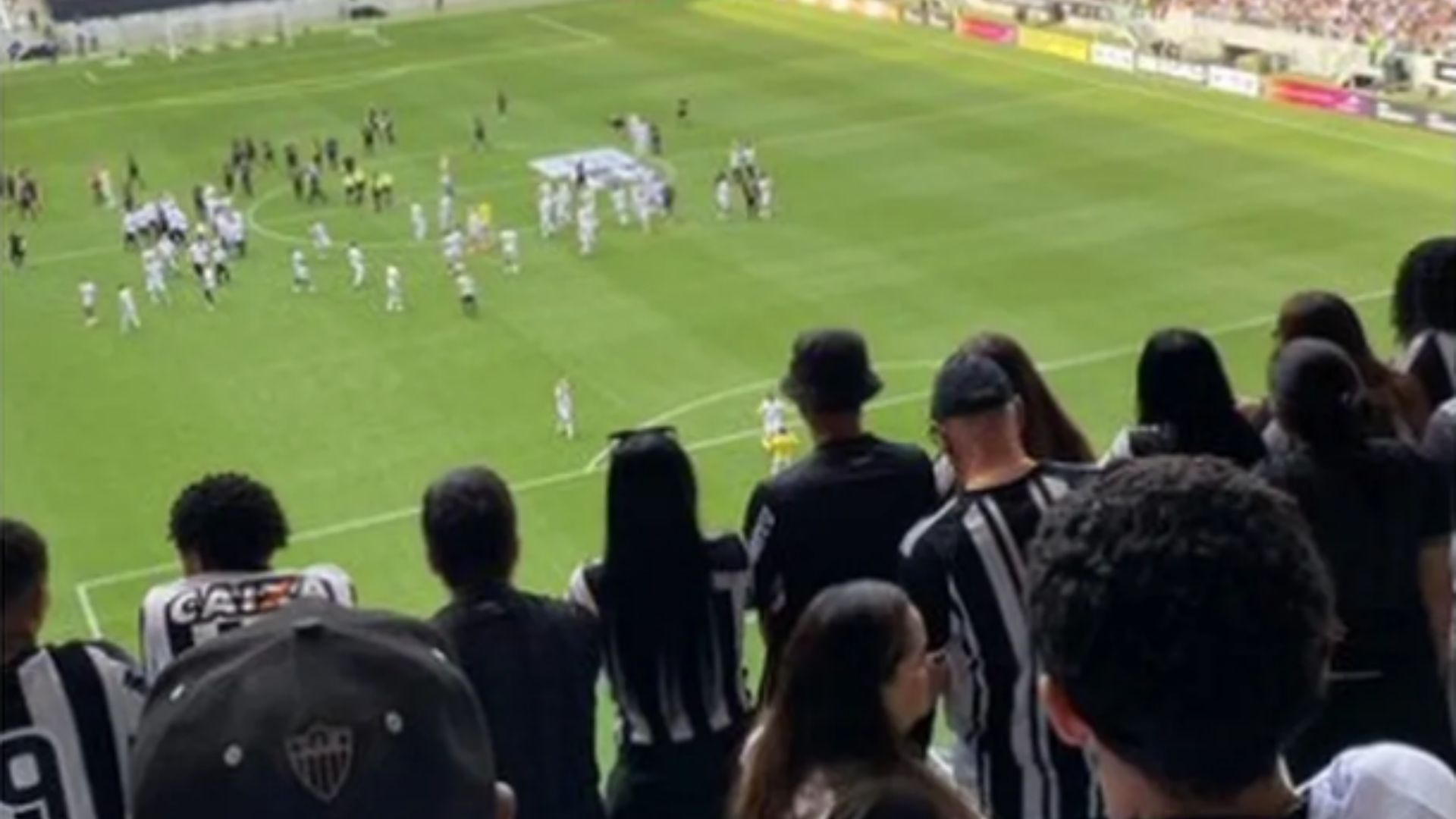 Torcida se revolta com pontos-cego - Reprodução