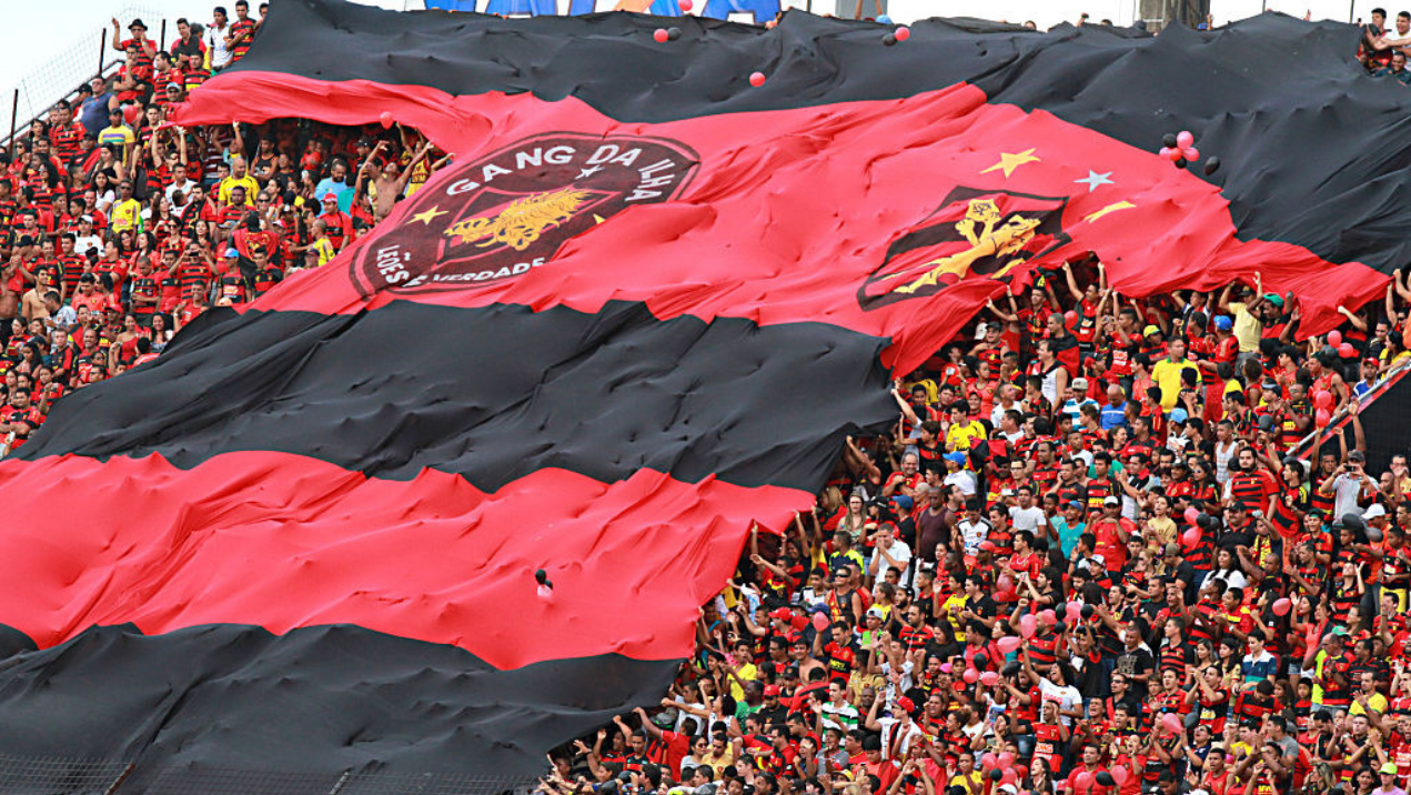Torcida do Sport na arquibancada da Ilha do Retiro - GettyImages