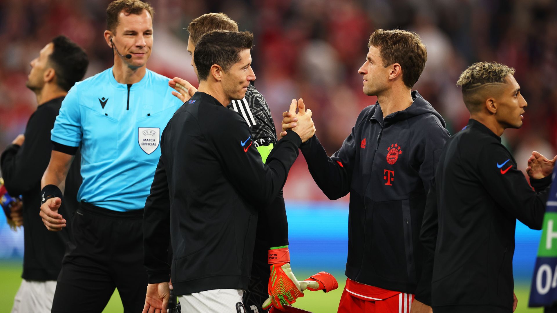 Müller provoca Lewandowski antes de jogo decisivo para Barcelona - Getty Images