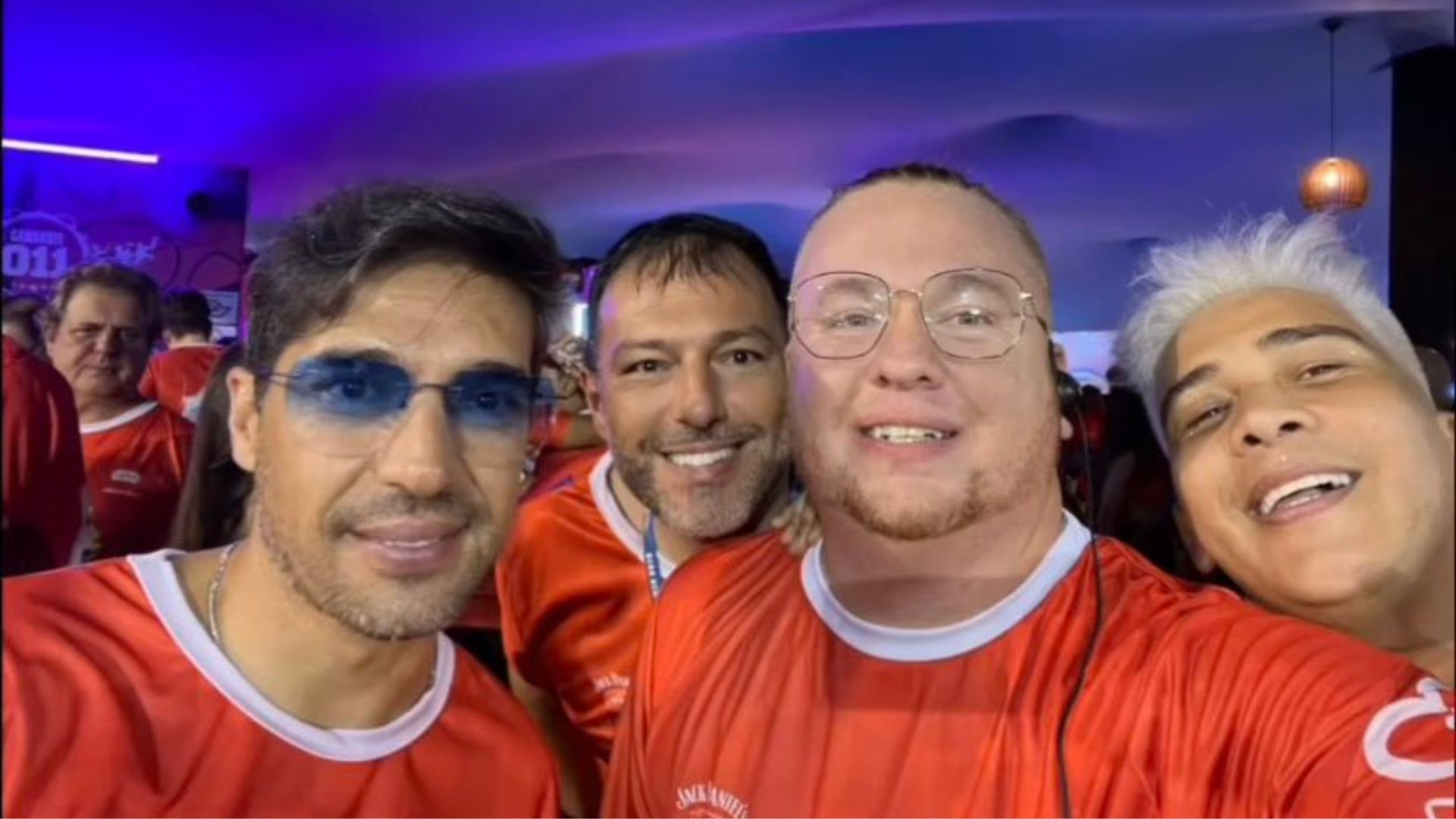 Abel Ferreira (à esquerda) no carnaval paulistano - Reprodução/Twitter