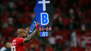Patrick tem passado de polêmica com Rafinha e ambos já tiveram problemas num Gre-Nal antes de chegarem ao São Paulo - GettyImages