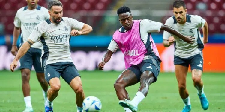 Nesta quarta-feira (14), em Varsóvia, o Real Madrid inicia a temporada mais longa de sua história, marcada por 72 partidas, sete títulos em disputa e quase 11 meses de competição.