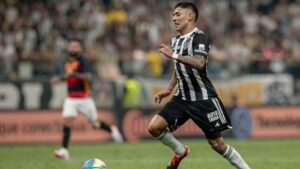 O médico do Atlético-MG, Rodrigo Lasmar, comentou sobre a recente cirurgia de Matías Zaracho.