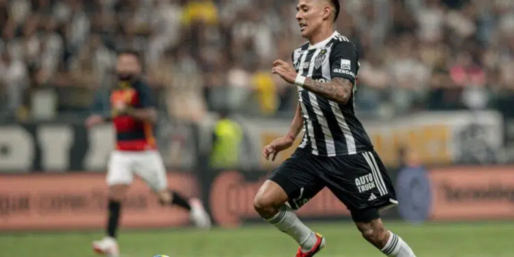 O médico do Atlético-MG, Rodrigo Lasmar, comentou sobre a recente cirurgia de Matías Zaracho.