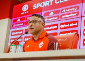 O Internacional conquistou uma vitória importante de virada por 2 a 1 sobre o Juventude, na noite desta quarta-feira, no Beira-Rio, aliviando a pressão sobre o time e o técnico Roger Machado.