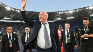 Nesta segunda-feira, 26, Sven-Göran Eriksson faleceu aos 76 anos. O ex-treinador lidava com um câncer no pâncreas, cujo quadro se tornou irreversível.