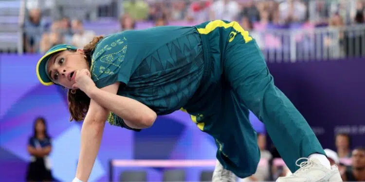 Após a b-girl australiana Rachael Gunn, conhecida no mundo do breaking como Raygun, ter sido alvo de piadas nas redes sociais devido à sua apresentação na Olimpíada de Paris, a reação dos australianos foi rápida.