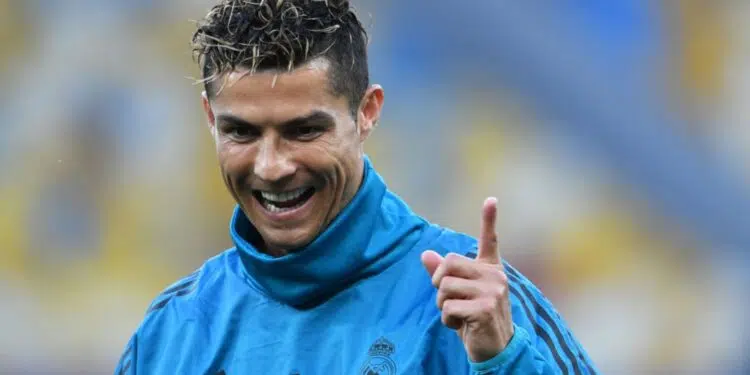 O sorteio da fase de grupos da Liga dos Campeões 2024/25, que ocorrerá na próxima quinta-feira, será marcado por uma homenagem especial a um dos maiores nomes do futebol mundial.