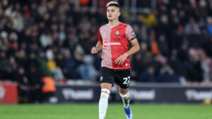 As negociações entre Flamengo e Southampton para a contratação de Carlos Alcaraz estão atravessando um momento difícil.