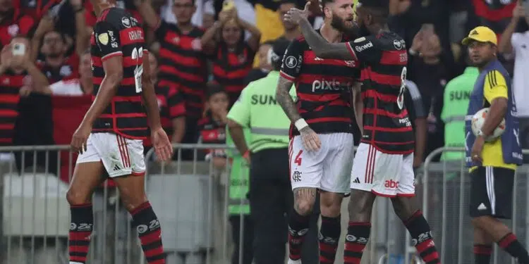 Nesta quinta-feira (15), o Flamengo recebeu, no Maracanã, o Bolívar pela partida de ida das oitavas de final da Copa Libertadores 2024.
