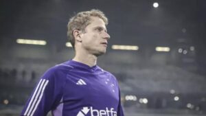 O técnico Fernando Seabra afirmou que não se sente ameaçado no comando do Cruzeiro, mesmo após o quinto jogo consecutivo sem vitória no Campeonato Brasileiro e diante das vaias da torcida após o empate sem gols contra o Internacional.