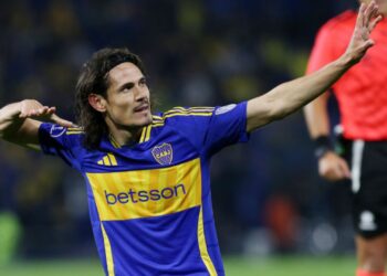 Edinson Cavani foi o grande destaque na vitória do Boca Juniors sobre o Cruzeiro, em partida disputada na Bombonera. O atacante uruguaio marcou o gol solitário que garantiu o triunfo por 1 a 0 e ainda acertou a trave em outra tentativa de ampliar o placar.