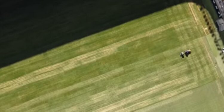 O Atlético-MG pode transferir a partida contra o Fluminense, marcada para o próximo sábado pelo Campeonato Brasileiro, para outro estádio, devido às más condições do gramado da Arena MRV.