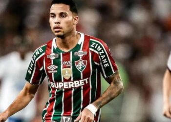 O Fluminense está prestes a fazer uma grande mudança com a venda do volante Alexsander para o Al-Ahli. O negócio envolve a aquisição de 85% dos direitos econômicos do jogador de 20 anos por 9 milhões de euros (cerca de R$ 54 milhões).
