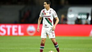 O meia Paulo Henrique Ganso expressou sua insatisfação com a postura do Fluminense na derrota por 2 a 1 para o Grêmio, nesta terça-feira (13), em Curitiba, pela Libertadores.