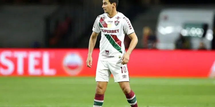 O meia Paulo Henrique Ganso expressou sua insatisfação com a postura do Fluminense na derrota por 2 a 1 para o Grêmio, nesta terça-feira (13), em Curitiba, pela Libertadores.