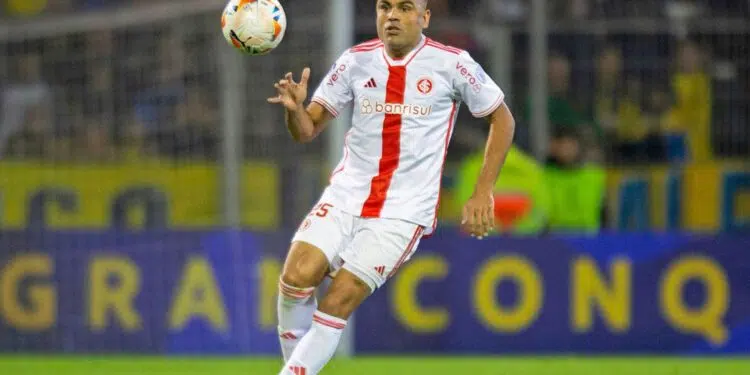 Os bastidores do Inter estão fervilhando após o empate com o Cruzeiro no Brasileirão. O argentino Gabriel Mercado, uma das principais lideranças do vestiário, possui contrato com o Colorado até o final de 2024.