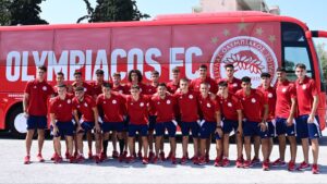 A equipe sub-20 do Olympiacos, atual campeã europeia, embarcou nesta terça-feira para o Brasil. O objetivo é conquistar a Taça Intercontinental Sub-20, um título inédito para o clube grego.