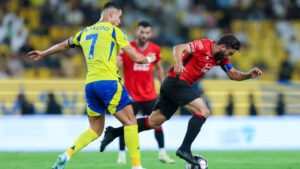 O Al-Nassr deu início à sua campanha na liga com um tropeço, empatando com o Al-Raed em um jogo marcado pela atuação brilhante do goleiro Mshari Sanyoor.