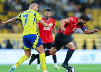 O Al-Nassr deu início à sua campanha na liga com um tropeço, empatando com o Al-Raed em um jogo marcado pela atuação brilhante do goleiro Mshari Sanyoor.