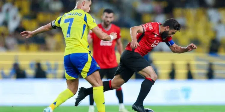 O Al-Nassr deu início à sua campanha na liga com um tropeço, empatando com o Al-Raed em um jogo marcado pela atuação brilhante do goleiro Mshari Sanyoor.