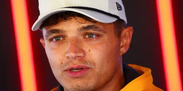 Lando Norris, piloto da McLaren, reconheceu que ainda não se apresentou no nível de um campeão mundial nesta temporada, mas continua acreditando na possibilidade de desafiar Max Verstappen pelo título.