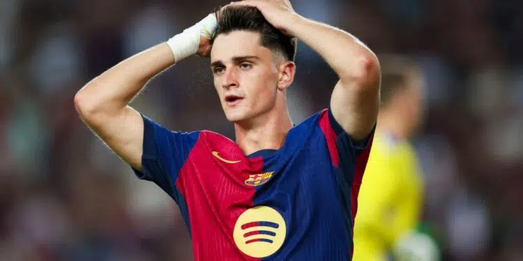 O que deveria ser uma celebração para o Barcelona acabou se transformando em uma noite de decepção, com vaias da torcida no Olímpico Lluís Companys durante a apresentação do técnico Hansi Flick