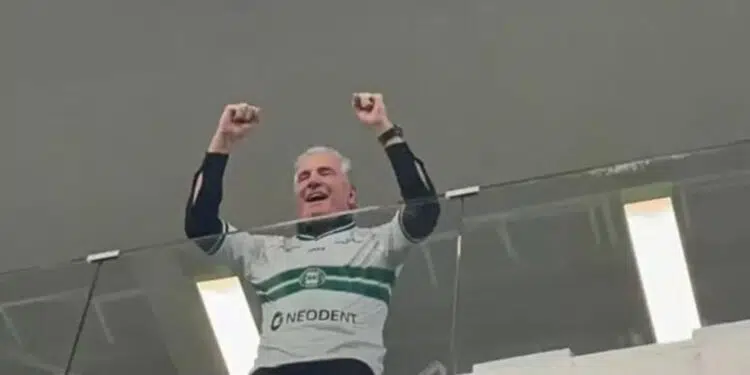 A insatisfação crescente da torcida do Coritiba com a gestão da Sociedade Anônima do Futebol (SAF) foi evidenciada durante a participação do empresário Roberto Justus no podcast Inteligência Ltda. Sócio e conselheiro da Treecorp