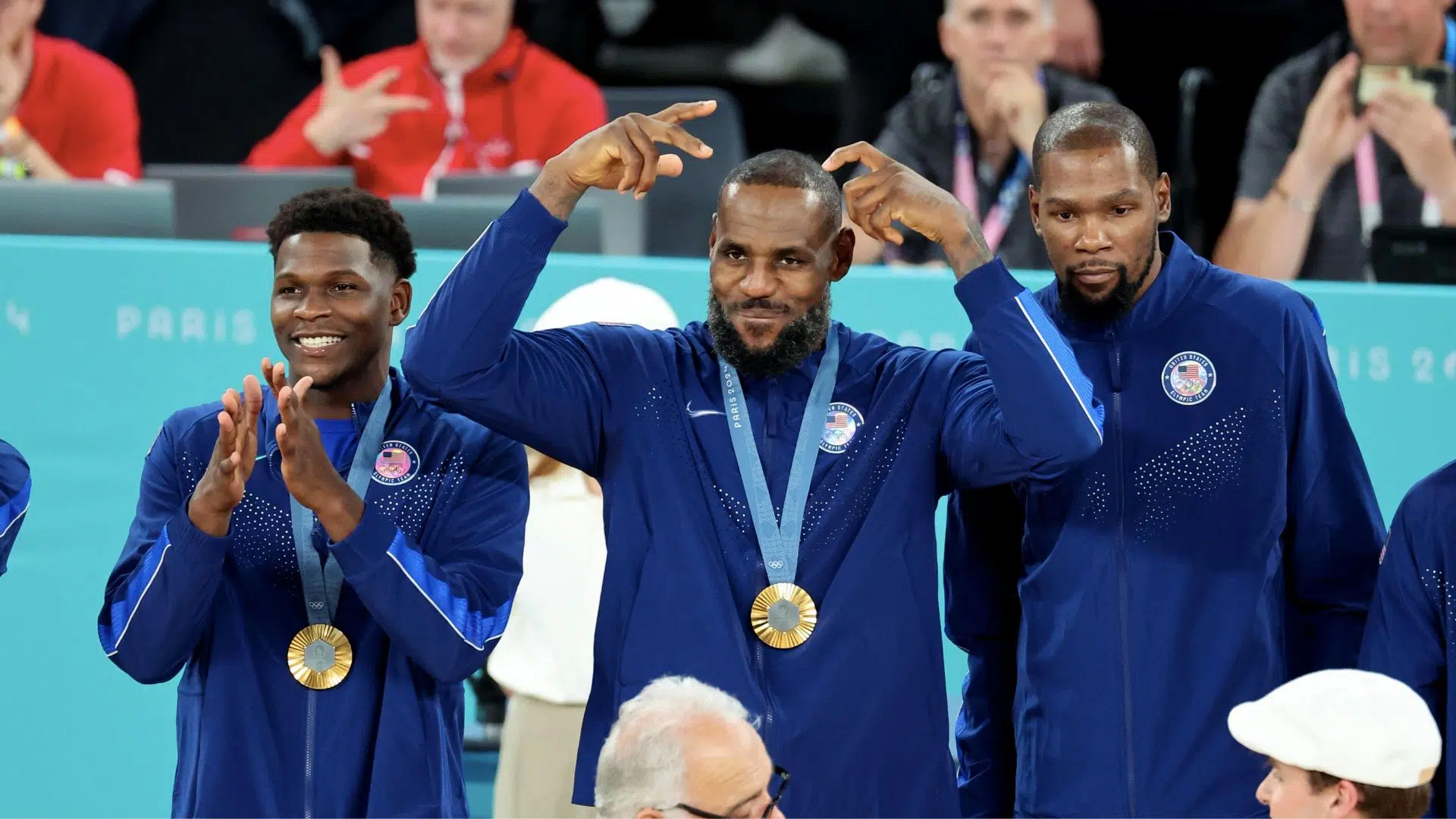 Anthony Edwards ao lado de LeBron James e Kevin Durant (Crédito: Getty Images)