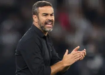 Artur Jorge comemora vitória na Libertadores