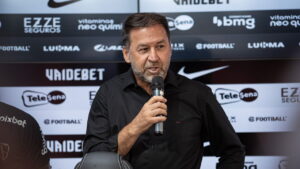 Nesta sexta-feira (30), o presidente do Conselho Deliberativo do Corinthians, Romeu Tuma Júnior, acolheu um pedido de impeachment contra o atual presidente do clube, Augusto Melo.