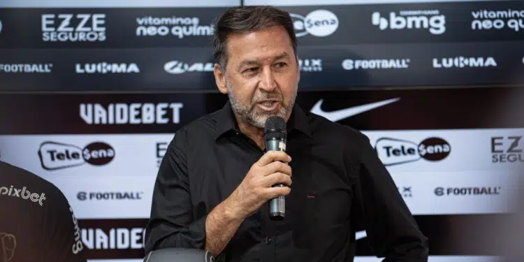 Nesta sexta-feira (30), o presidente do Conselho Deliberativo do Corinthians, Romeu Tuma Júnior, acolheu um pedido de impeachment contra o atual presidente do clube, Augusto Melo.