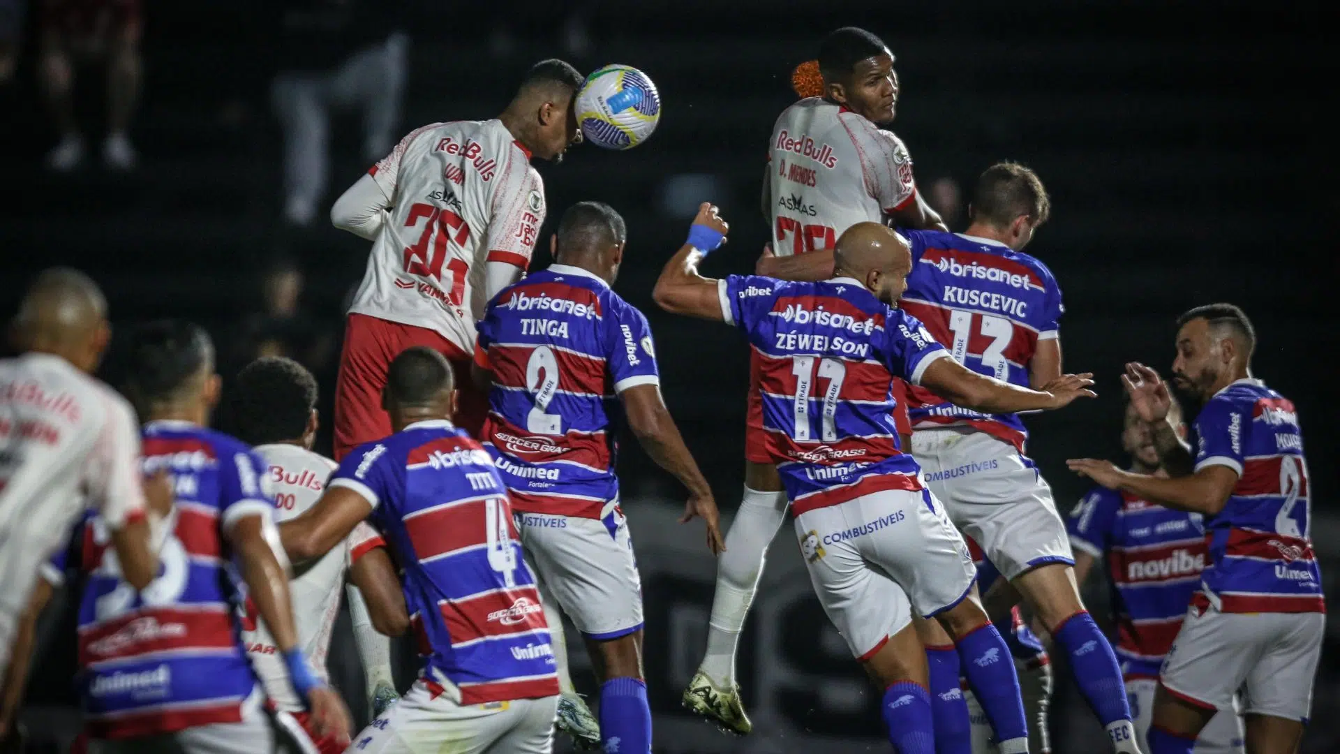 Bragantino e Fortaleza pelo Brasileirão