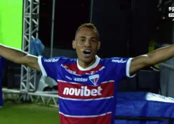 Breno Lopes causa momento curioso em vitória