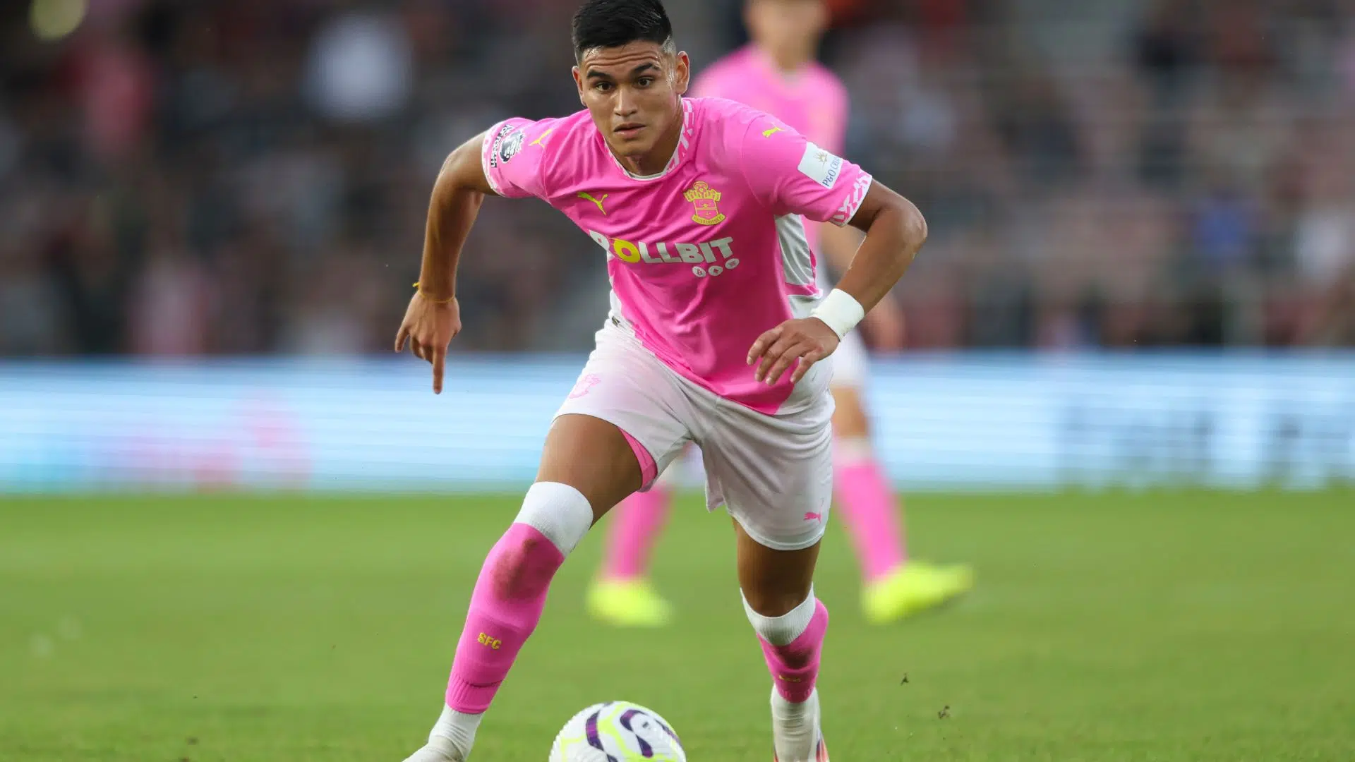 Carlos Alcaraz em ação pelo Southampton